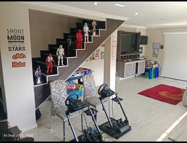 5 BEDROOM HOUSE FOR SALE IN HAYFIELDS